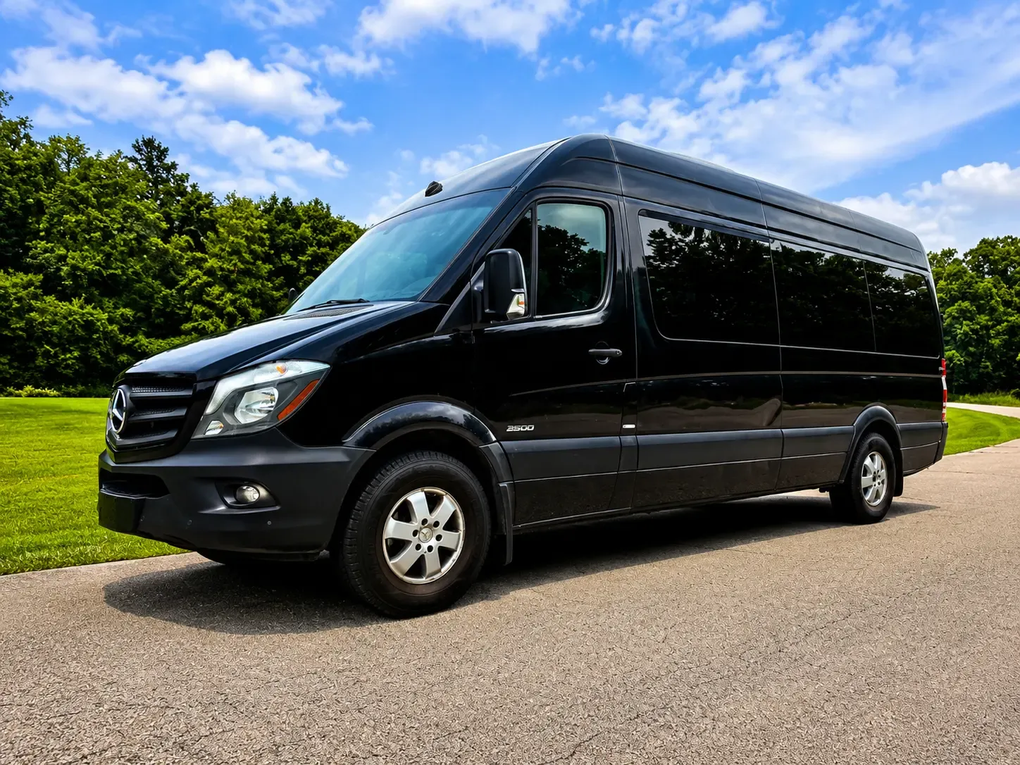 executive sprinter: Side exterior