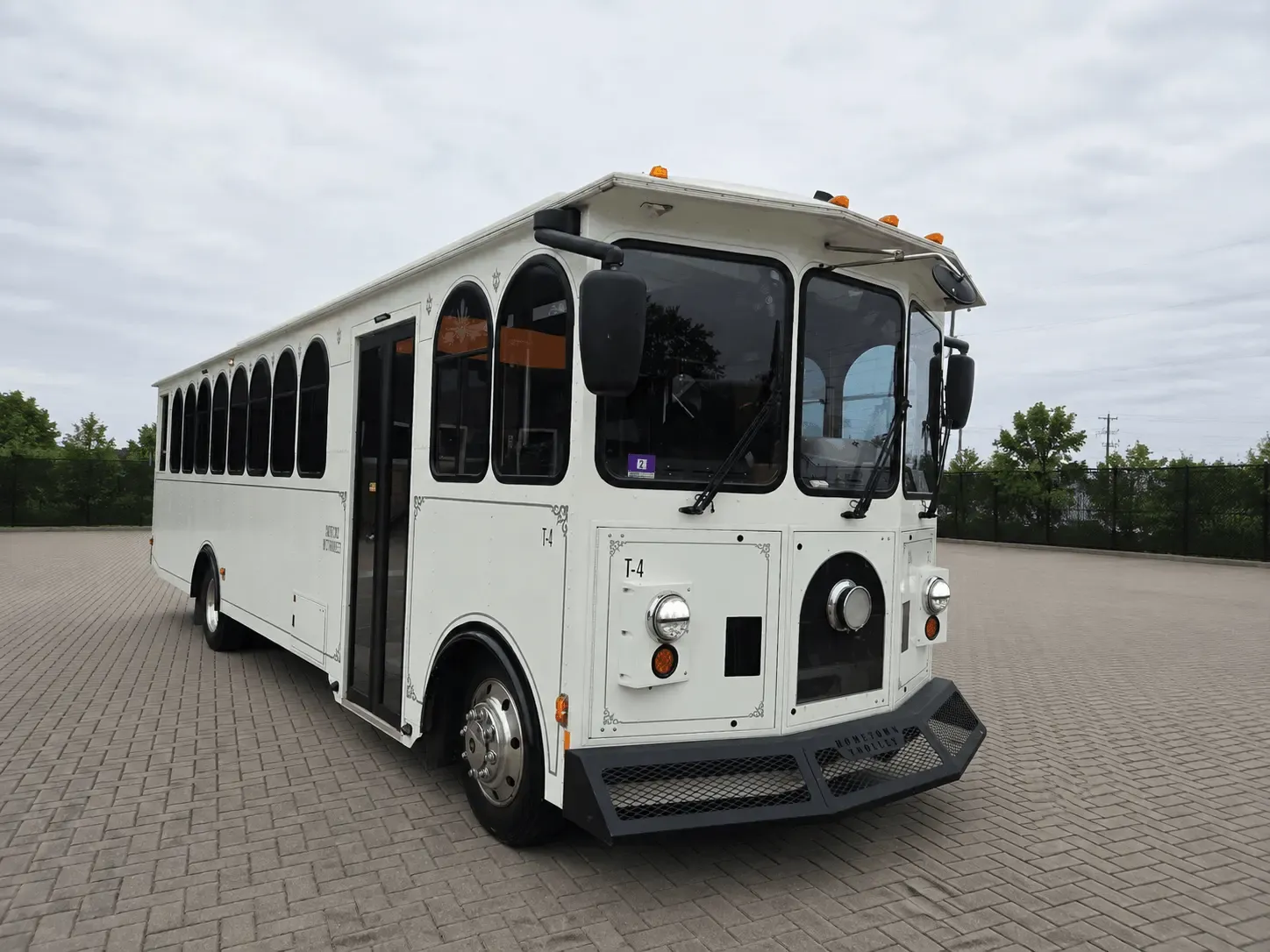 limo trolley: Limo trolley exterior