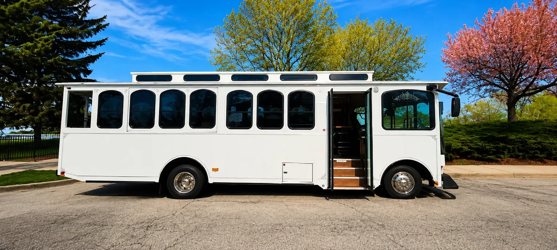 limo trolley: Side exterior