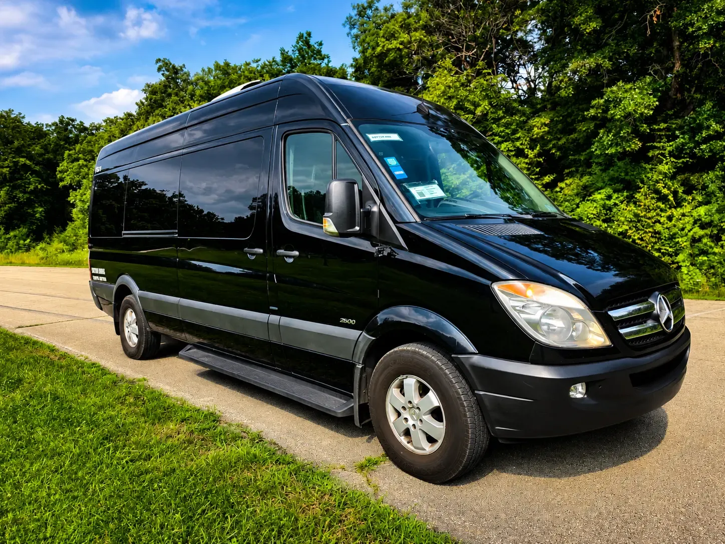 limo van: Limo van exterior